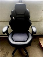 Dps Gaming Chair (pre-owned Marks On Back)