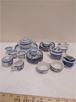 Miniature tea and saki set