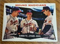 1960 Topps Mound Magicians #230 Spahn, etc.