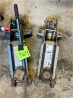 Hydraulic jacks