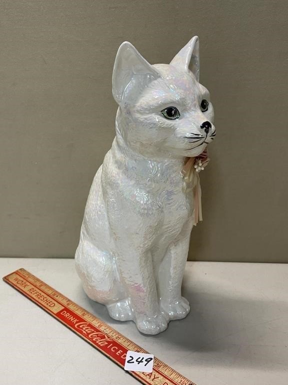 FUNKY VINTAGE CERAMIC CAT