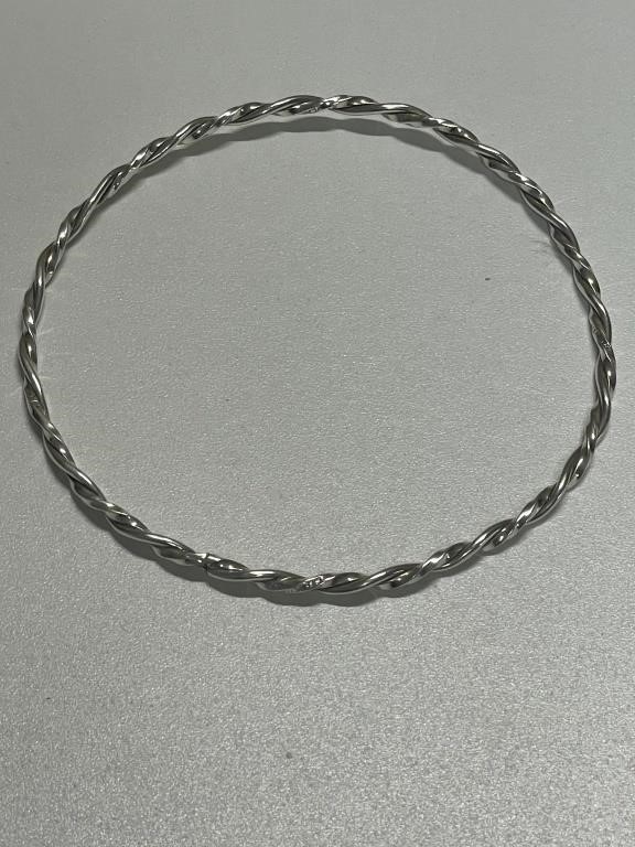 FINE STERLING SILVER BANGLE