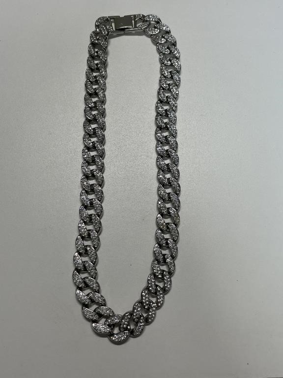 MODERN CUBAN LINK CHAIN WITH CLEAR STONES