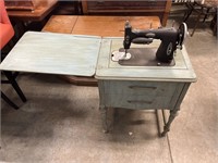 White Rotary Sewing Machine with Table