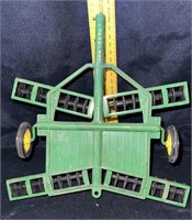 ERTL John Deere disc