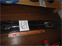 Craftsman clicker style torque wrench in case-22"