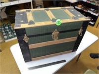 Trunk w/Top Box 19x26x14