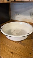 Large Enamel Ware Tub Basin Farm House Round Wash