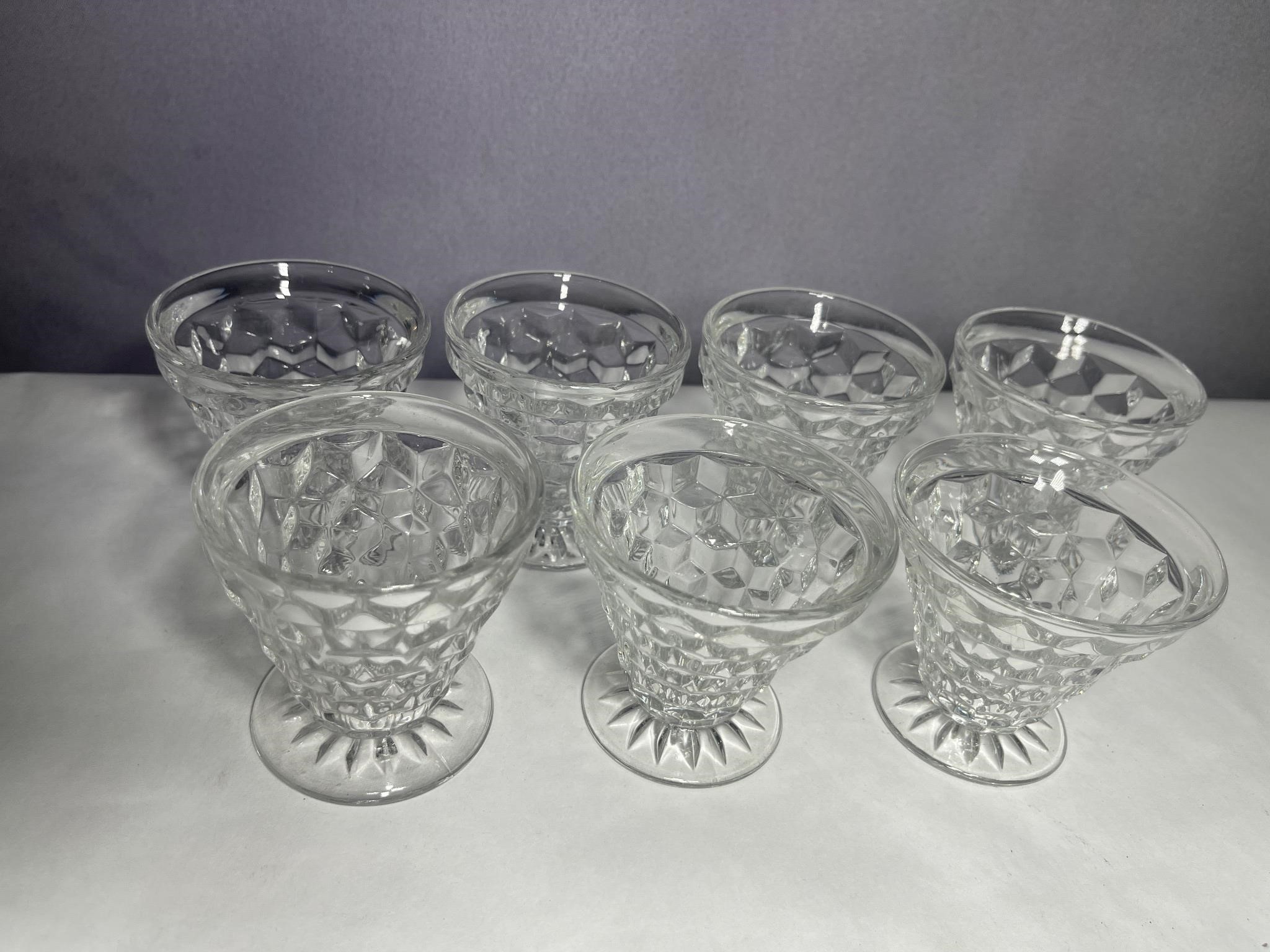 7 American come cocktail cups