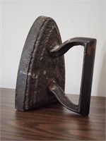 ANTIQUE CAST IRON SAD IRON