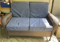 Wicker Look Patio Loveseat w Outdoor Cushions