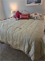 King Size Bed With Bedding