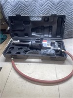 Hardly used 1 inch air impact wrench rated at