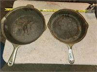 2 Vintage Wagner Cast Skillets - 0 & 1401