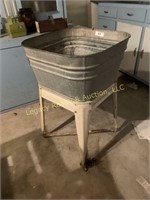 metal wash tub w/ stand