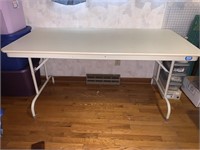 5 ft Folding Craft Table