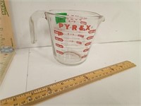 Pyrex 2 Cup Measuring Cup