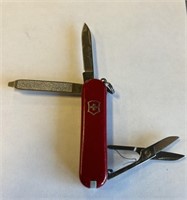 VICTORINIX SIGNATURE POCKET KNIFE