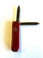 VICTORINIX SIGNATURE POCKET KNIFE