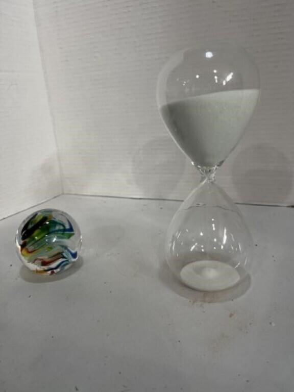 Glass art and hour glass