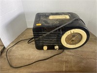 Vintage crosley radio