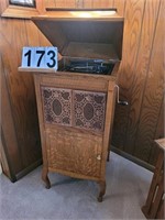 Cecilian Melophonic Cabinet Record Player ~