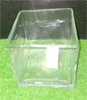 6-6X6 SQUARE VASE - GLASS