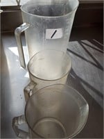 plastic measure pitchers 3