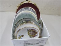 Box of Collector Plates, Glass Plates Large
