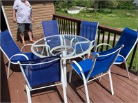 NICE PATIO SET 6 CHAIRS