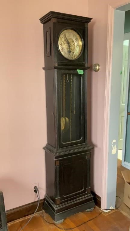 Grandfather clock 18.5 x 11 x 78. No key Bring