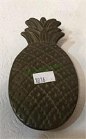 Brass pineapple door knocker measuring 5 inches