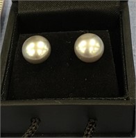 Pair of stud Honora fresh water pearl earrings