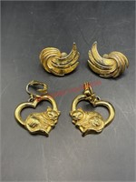 Gold Toned Earring Lot  (living room)