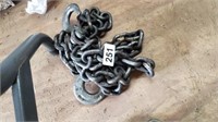 CHAIN WITH HOOKS