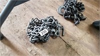 CHAIN WITH HOOKS