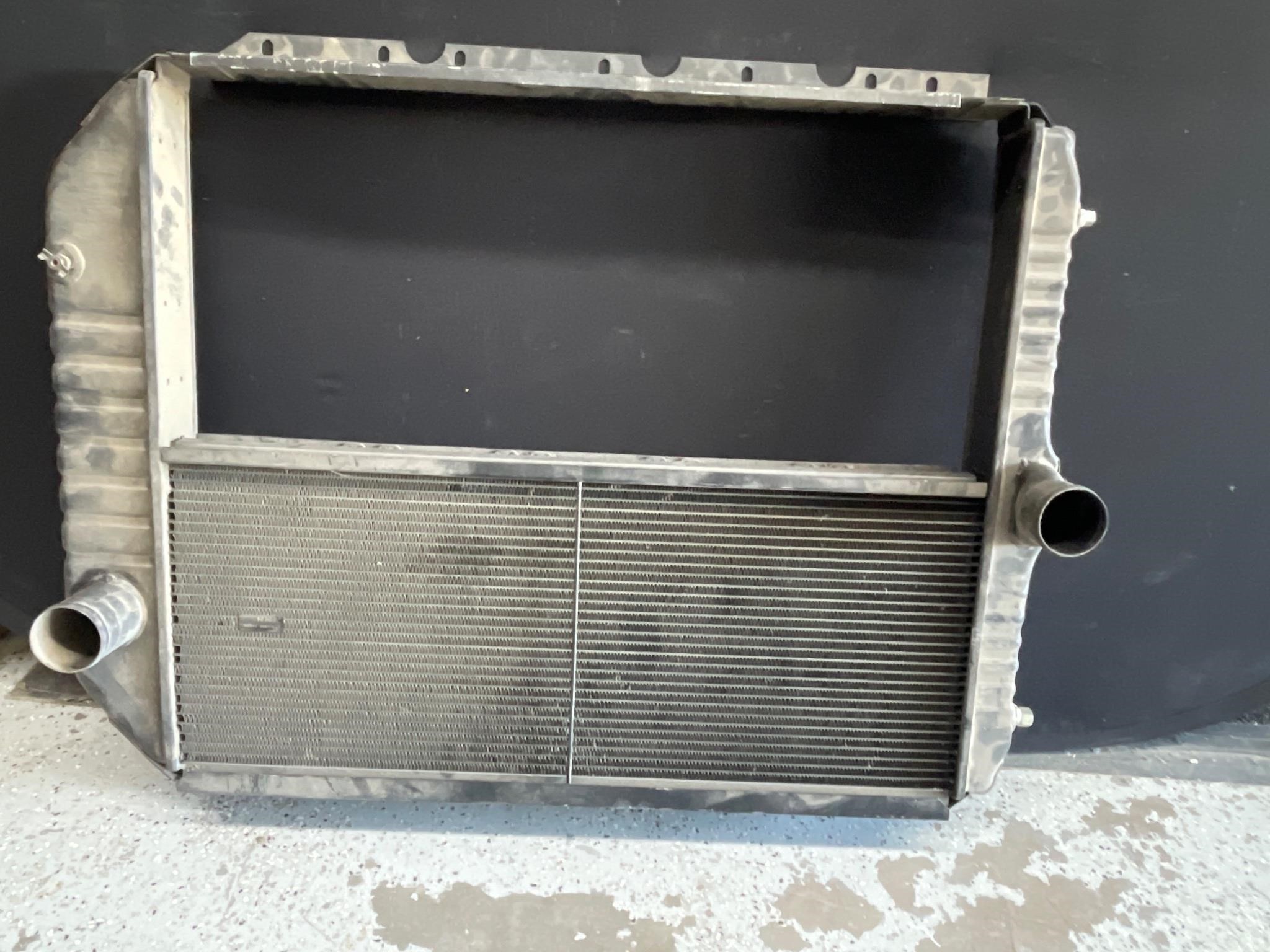 NEW SEMI TRUCK RADIATOR-42209 NORTH AMERICAN