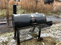 Smoker style barbecue grill Char-Griller