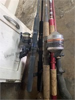 5 fishing rods,4 reels