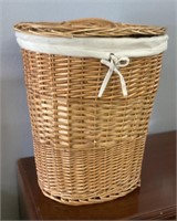 Oval wicker hamper basket with liner