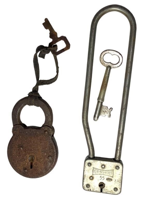 2 Atq Padlocks + Key - Master Lock 55 +
