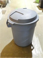 Rubbermaid Garbage Can, used