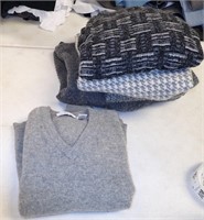 (5) MEN'S SWEATERS, SIZE MED