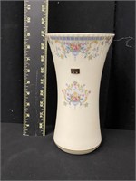 1981 Royal Doulton Ceramic Vase