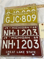 L285- 1979 and 1980  License plate sets