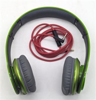 (JL) Beats solo headphones with traveling case
