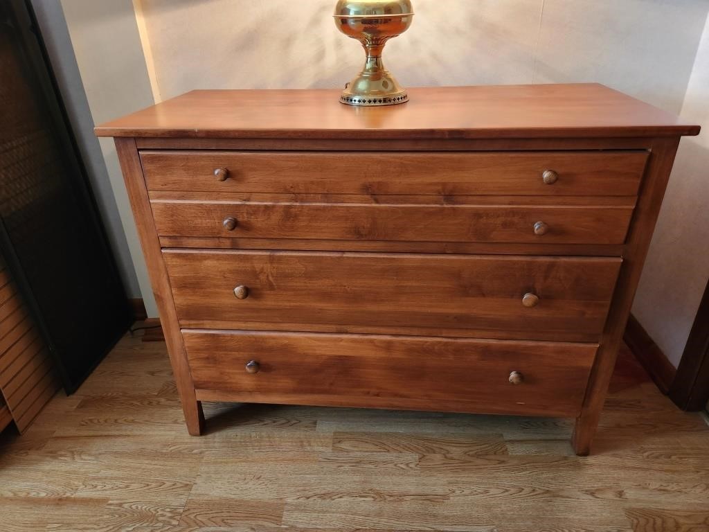 Dresser. 42W 19D 32H.