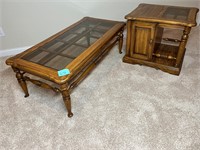Not ce matching end table & coffee table