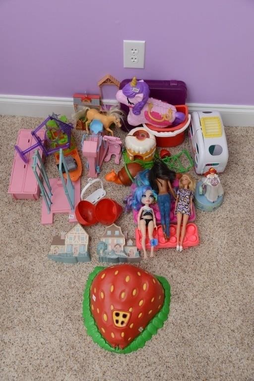 GIRL TOY LOT