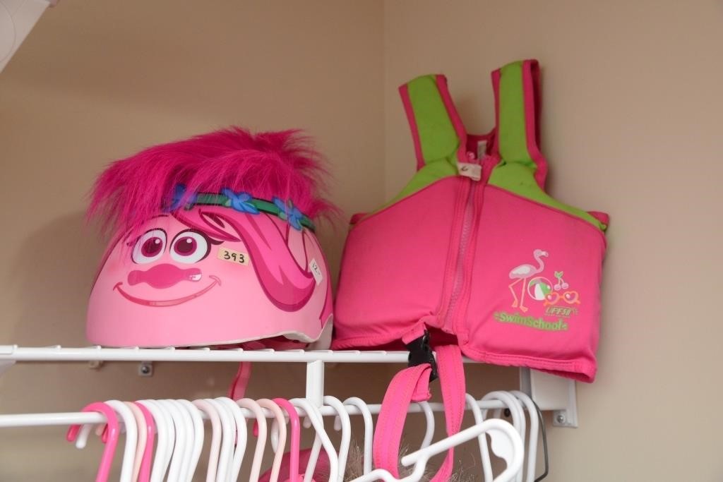 TROLLS BIKE HELMET AND LIFE JACKET